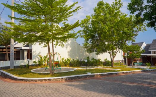 Rumah Baru Rasa Villa Lokasi Tengah Kota Wonogiri